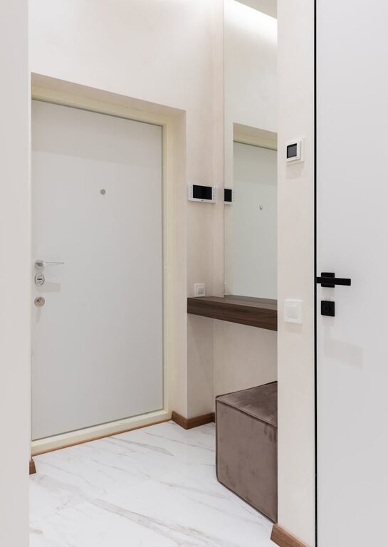 Jak utrzymać czystość i prostotę w przedpokoju